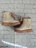 Size 5 Girl's White Cat & Jack Boot