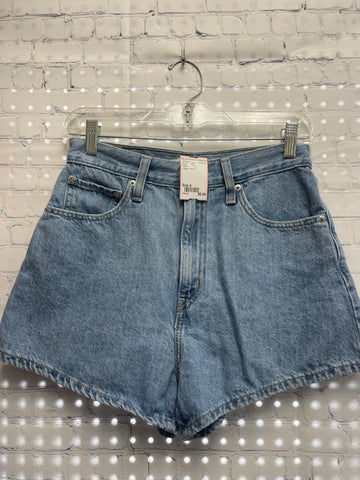 Size 4 Ladies Denim Levi's Shorts