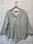 Size Medium Ladies Gray Print Very J Top
