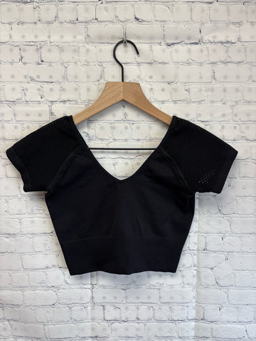 Size X-Small Ladies Black Aerie Workout Top