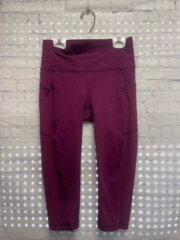 Size 4 Ladies Purple lulu lemon Workout Capri