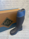 Size 6 Ladies Gray Stripe Muck Boot