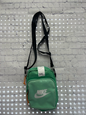 Size Small Ladies Green Nike Purse