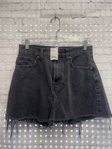 Size 6 Ladies Black Denim Old Navy Shorts