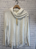 Size Large Ladies White Versona Top