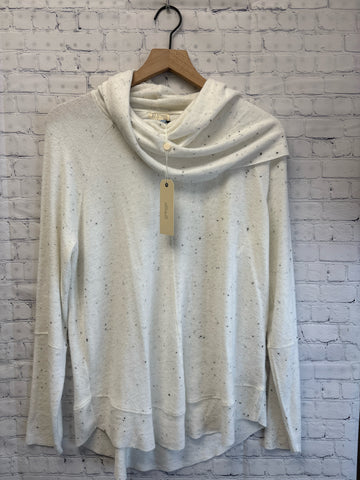 Size Large Ladies White Versona Top
