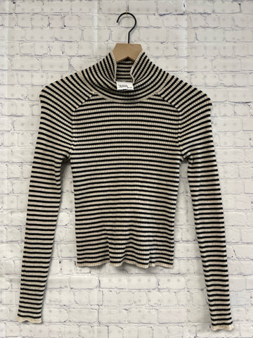 Size Small Ladies Black Stripe Universal Thread Top