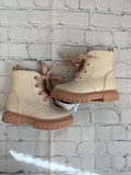 Size 5 Girl's White Cat & Jack Boot