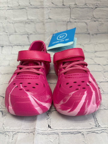 Size 10 Girl's Pink Striderite Shoe