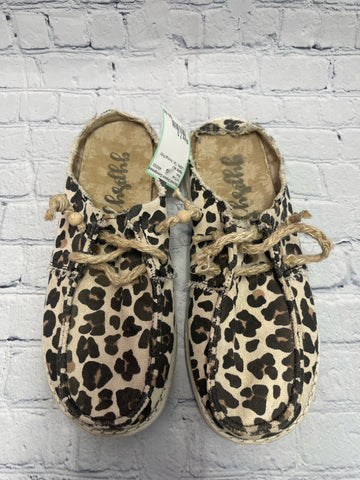 Size 7.5 Ladies Tan Animal Print Gypsy Jazz Shoe