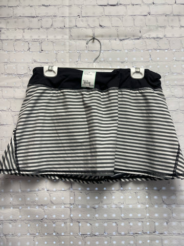 Size 10 Ladies Black Stripe lulu lemon Workout Skirt