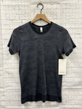 Size 4 Ladies Black Print lulu lemon Workout Top