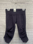 Size 8-10 Ladies Purple lulu lemon Workout Capri