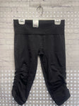 Size 8-10 Ladies Black lulu lemon Workout Capri