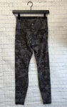 Size 6 Ladies Gray Print lulu lemon Workout Leggings