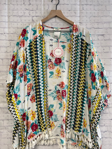 Size Small Ladies White Floral Entro Blouse