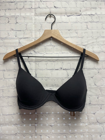 Size 32dd Ladies Black SKIMS Bra