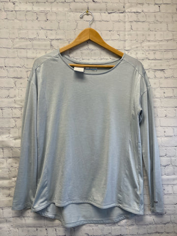 Size Medium Ladies Gray Columbia Top