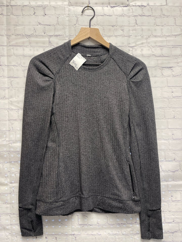 Size 6 Ladies Black lulu lemon Top