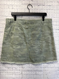 Size Large Ladies Green Camoflage Mudpie Skirt
