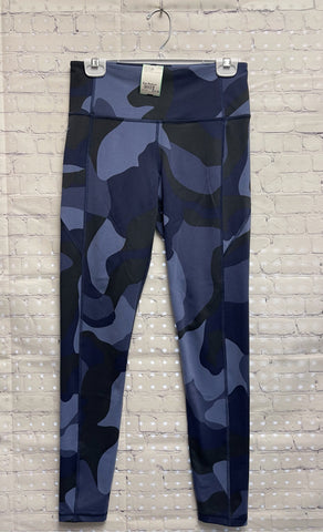 Size Medium Ladies Purple Camoflage Under Armour Workout Leggings