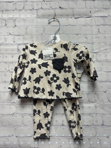 Size 0-3 Months Girl's White Floral Cat & Jack Pantset