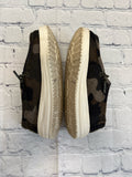 Size 9 Boy's Green Camoflage Hey dude Shoe