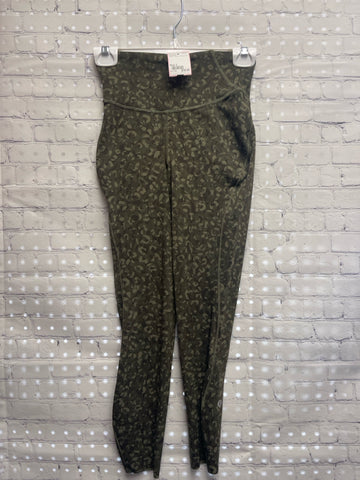 Size 2 Ladies Green Animal Print lulu lemon Workout Leggings