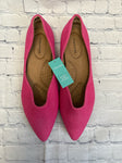 Size 9 Ladies Pink Maurices Shoe