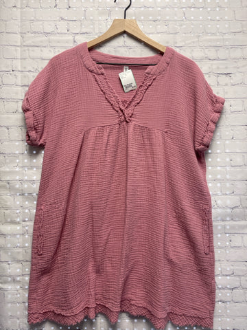 Size Medium Ladies Pink Zenana Blouse