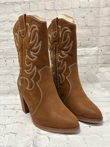 Size 6 Ladies Brown Pioneer Woman Boot