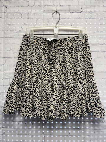 Size Medium Ladies Tan Animal Print Skirt